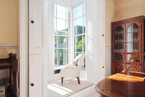 &#34;Oriel&#34; Window