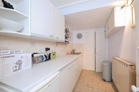 Lower Ground Floor Kitchenette
