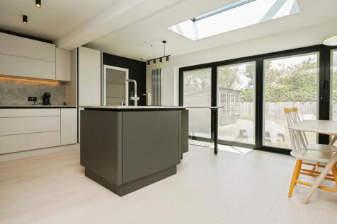 Kitchen/Dining Area