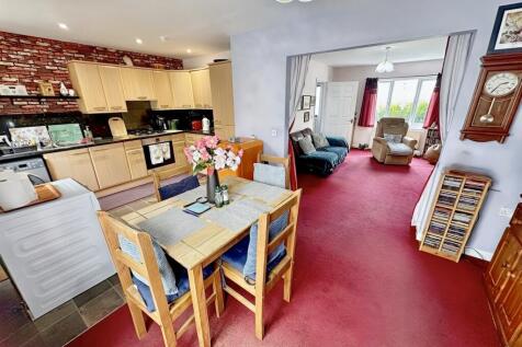 Kitchen/Diner/living room