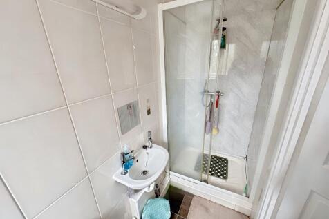 Ensuite shower room