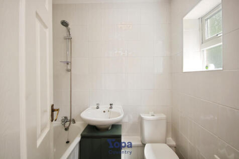 091b8eae-Family 20Bathroom.JPG