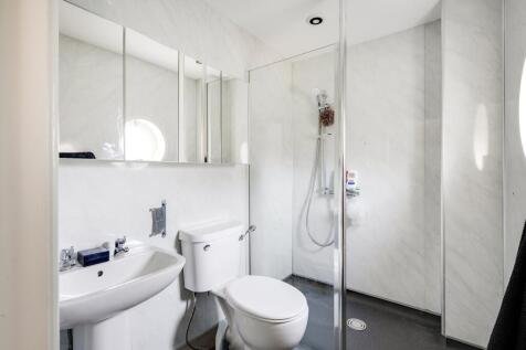 Bedroom 1 Ensuite