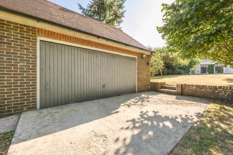 Double Garage and Hardstanding