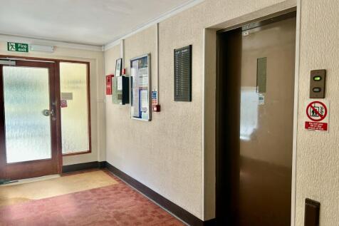 Communal Entrance and Lift 