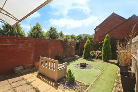 32f295fa-Garden 202.JPG