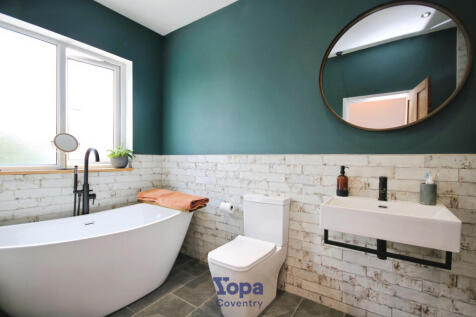 44c7a228-Bathroom.JPG