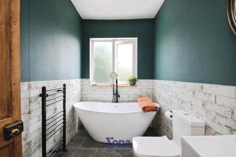 A3a51d1f-Bathroom 204.JPG