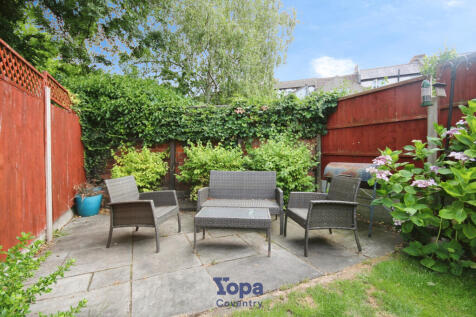 C84e1626-Patio 20Area.JPG