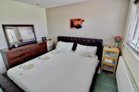 16. Bedroom
