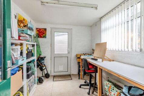 Studio/Garage
