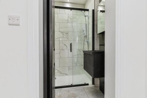 Bedroom 1 Ensuite