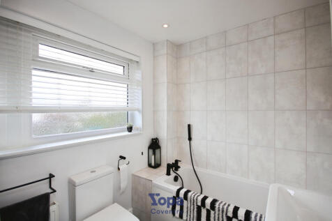 B4fd813a-Bathroom.JPG