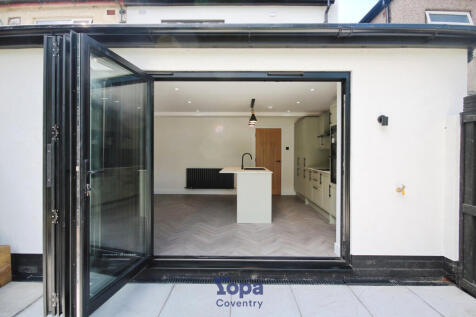4687dd97-Patio 20area.JPG
