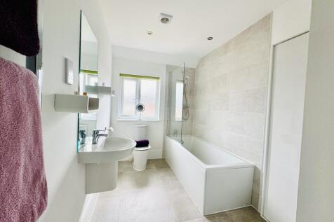 Family Bathroom.
