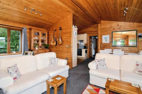 OPEN-PLAN LIVING