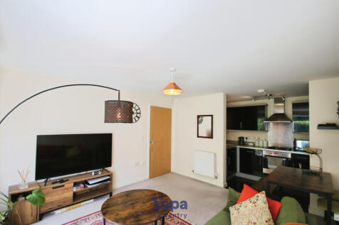 E0506ebb-Living 20Room 203.JPG
