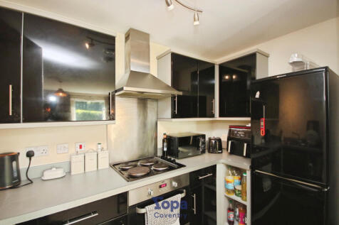 Ef84f025-Kitchen 202.JPG