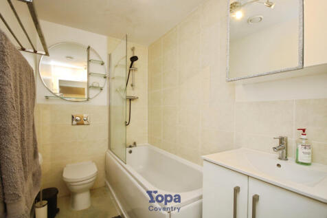 A96e76ef-Family 20Bathroom.JPG