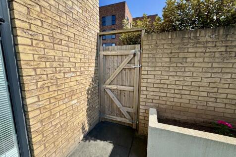 side gate