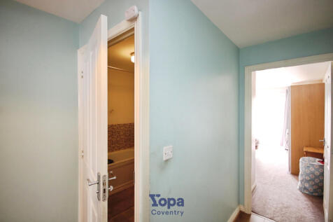 84f8c4d5-Entrance 20Hall.JPG