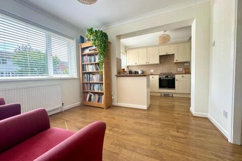 Kitchen / Reception
