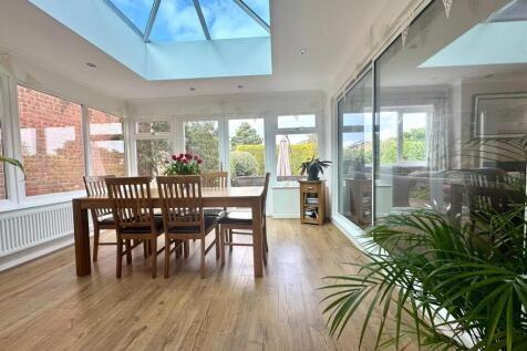 Conservatory / Dining Room