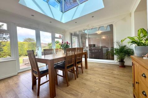 Conservatory / Dining Room