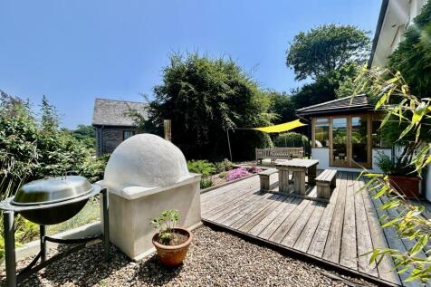 Pizza Oven and Decking