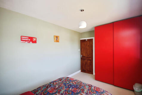 C975db73-Bedroom 202.JPG