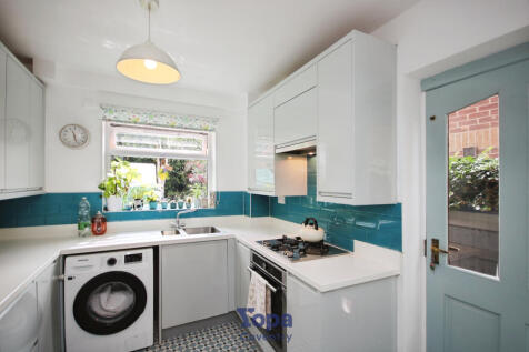 4f7710d5-Kitchen 202.JPG