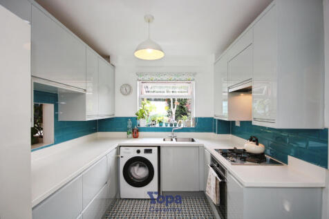 36b9f958-Kitchen.JPG