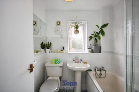 588bbaa2-Family 20Bathroom.JPG