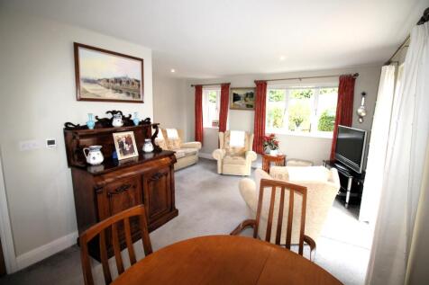 Open Plan Living/Dining Space