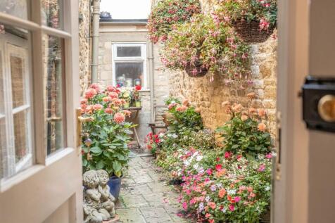 Courtyard Garden 1.jpg