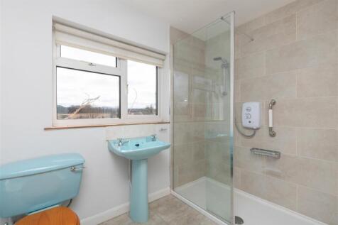 Family Bathroom.jpg