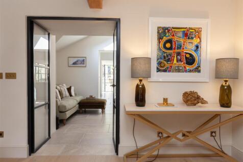 Living Room 8.jpg