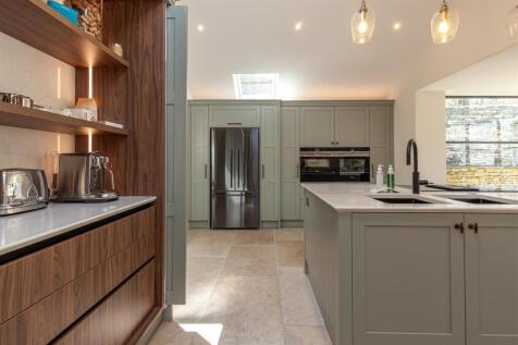 Kitchen 3.jpg