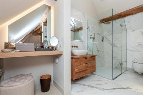 Master Bedroom 4 - En Suite.jpg