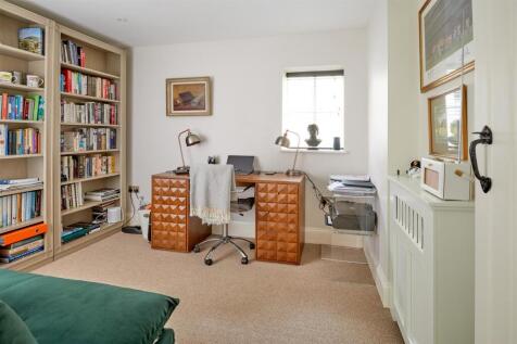Annexe - Sitting Room / Bedroom 5.jpg
