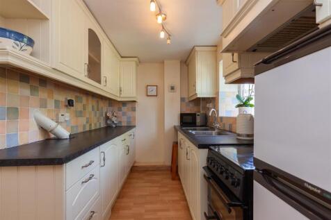 Kitchen 1.jpg
