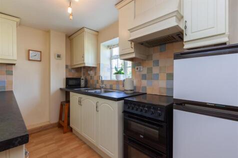 Kitchen 2.jpg