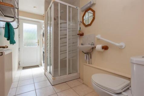 Downstairs Shower Room.jpg