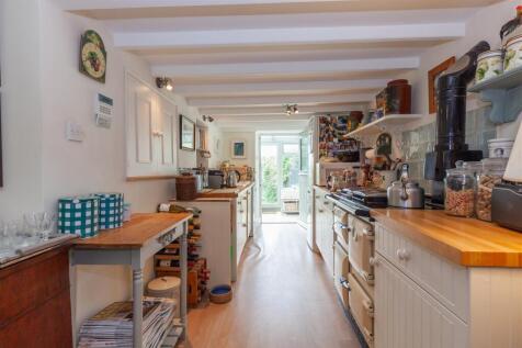 Kitchen 2.jpg