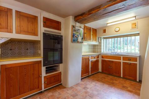 Kitchen 1.jpg