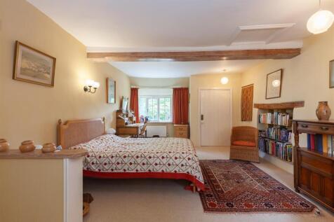 Master Bedroom 1.jpg