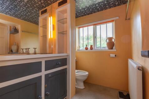 Shower Room.jpg