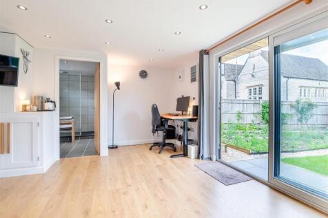 Garden Studio 5 - Living Room 3.jpg