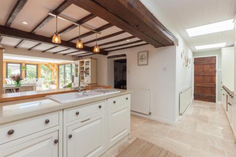 Kitchen 4.jpg