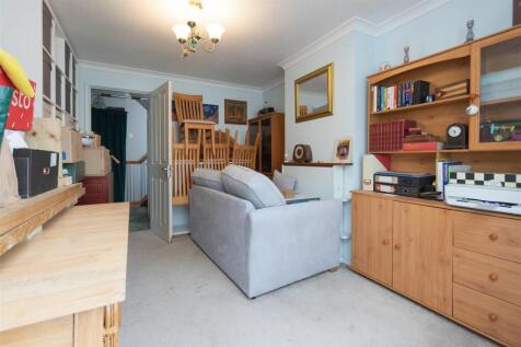 Living Room 1.jpg